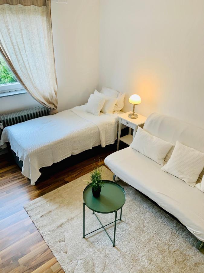 Top Renoviertes Apartement In Bester Lage Von Homburg- 5 Fussminuten Zur Uniklinik Гомбург Екстер'єр фото